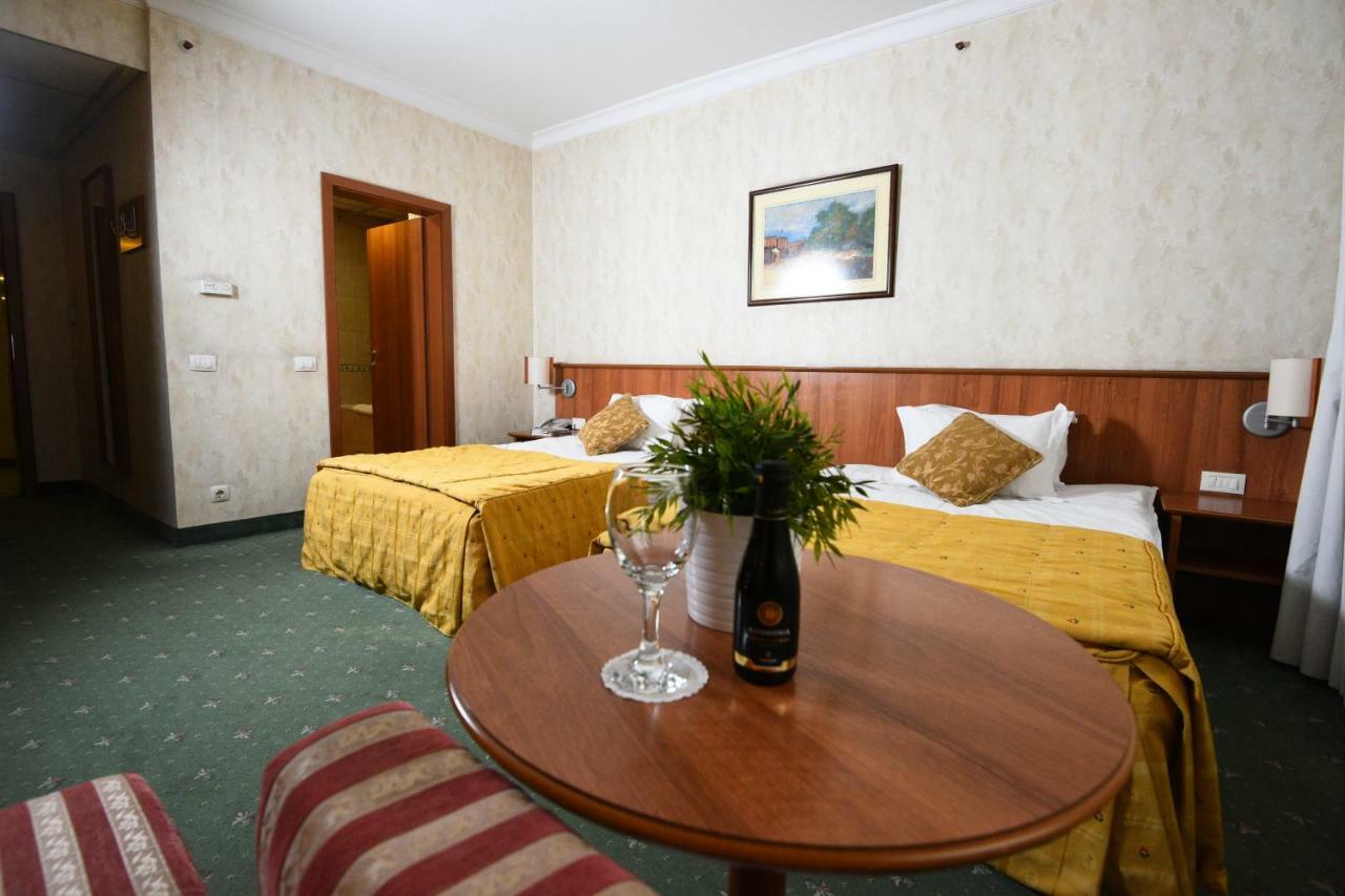 Hotel Karpos Skopje Zewnętrze zdjęcie